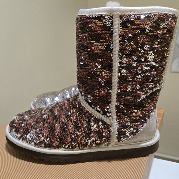 Womens 2-Way Sparkle Uggs - Picture 3 of 7